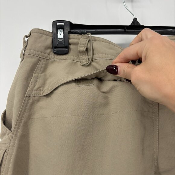 The North Face Convertible Outdoor Cargo Pants Womens Size 8 Tan Zip Off Leg - Picture 10 of 16